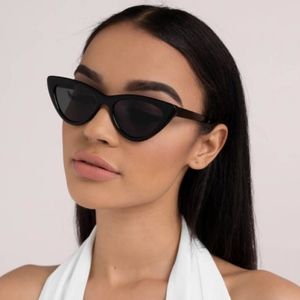 Chic Black Cat-Eye Sunglasses